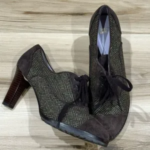 Johnston &amp; Murphy Plaid Heel Shoes Women’s 7.5