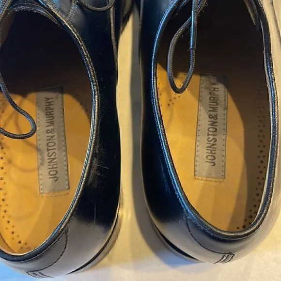 Johnston &amp; Murphy men’s shoes size 8.5, excellent condition.