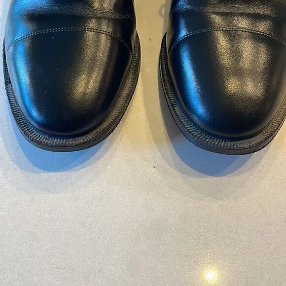 Johnston &amp; Murphy men’s shoes size 8.5, excellent condition.