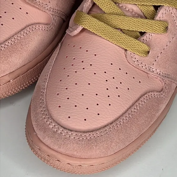 Jordan 1 Coral gold Women’s Size 6Y
