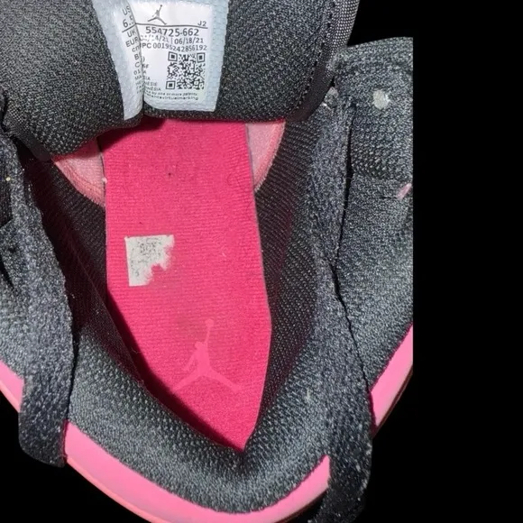 Jordan 1 Mid Coral Chalk Size 6.5 (GS)/Women’s 8