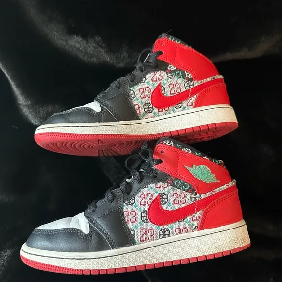 Jordan 1 Mid Ugly Christmas Sweater DM1208-150 Size 3.5Y unisex basketball shoes