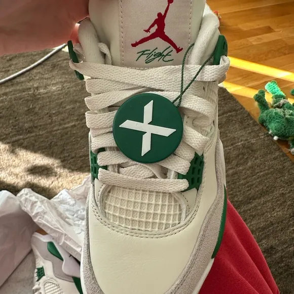 Jordan 4 Pine Green