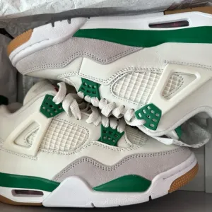Jordan 4 Pine Green