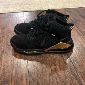 Jordan mars 270 size 10.5 black &amp; gold men’s size 10 upper in great shape