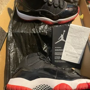 Jordan MENS PLAYOFFS 2019 Black and Red Shoes