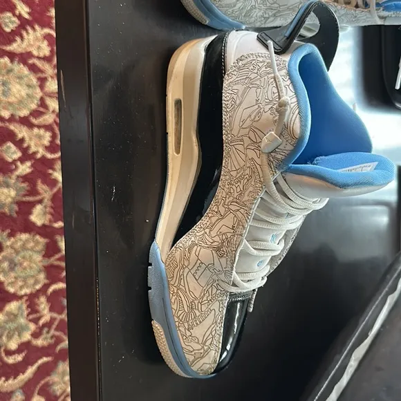 Jordan North Carolina Blue shoes - Men’s 8.5