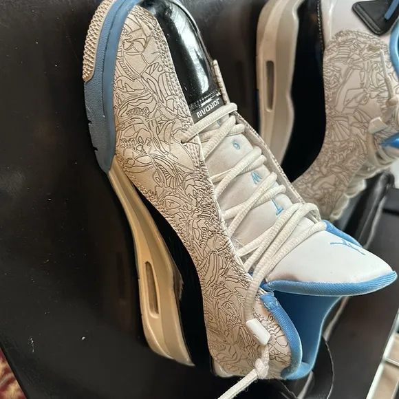 Jordan North Carolina Blue shoes - Men’s 8.5