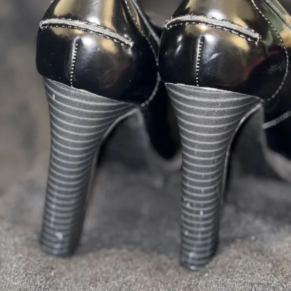 Karl Lagerfeld Black and Gold Heels with Luxe Metallic Accents