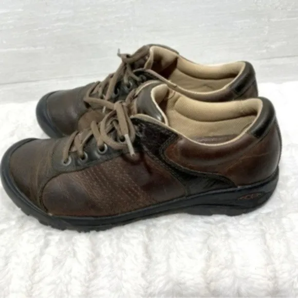 Keen men’s leather sneaker shoes Size 9.5 Color Dark Brown