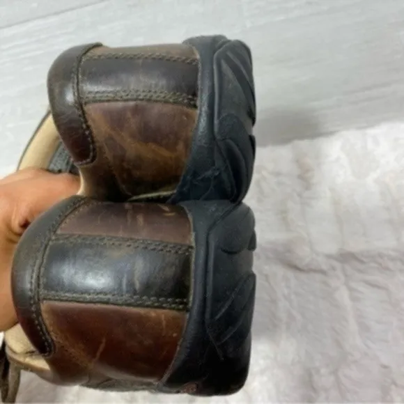 Keen men’s leather sneaker shoes Size 9.5 Color Dark Brown