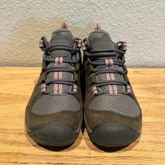 KEEN Steens Vent Hiking Trail Shoes Women's Size 7 $125 Magnet/Rose Gray