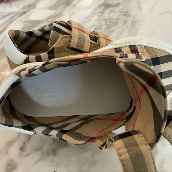 Kids Burberry Mini Markham Plaid Sneakers UNISEX size 26