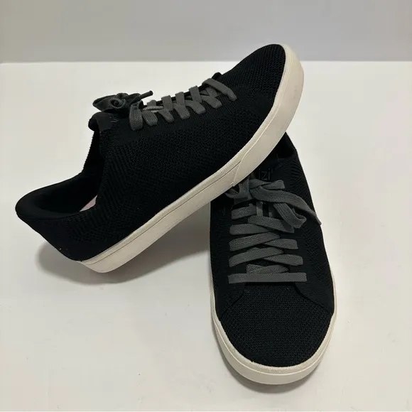 Kizik Irvine black knit shoes Women’s 7.5W/ Men’s 6W