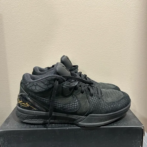 Kobe 4 protro “gift of mamba”