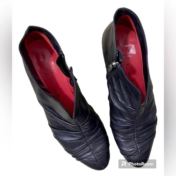 Las de‎ Rouge Booties