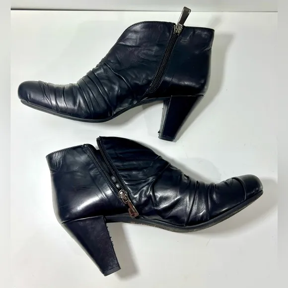 Las de‎ Rouge Booties