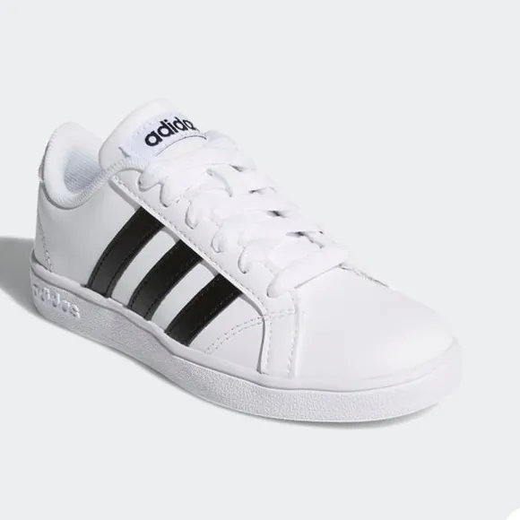LAST PAIR! 🎉 GORGEOUS ADIDAS Kids Unisex Tennis Shoes