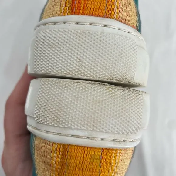 Le Mondeur The Arco Iris Mayan Hands Guatemalan Fair Trade Unisex Rainbow Shoes