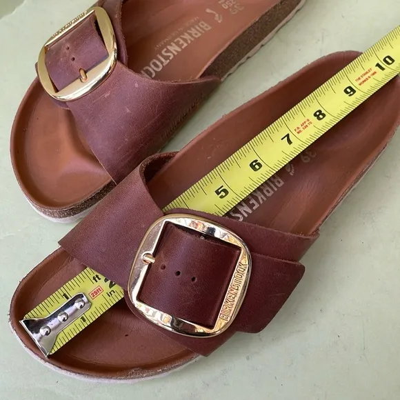 Light brown/gold original Birkenstock distressed leather shoes