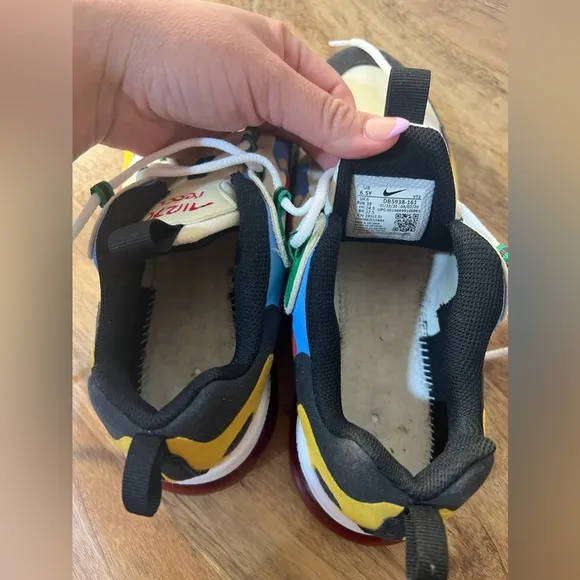 🩷✨LIKE NEW‎ 2020 AIR MAX 270 REACT MULTICOLOR - SIZE 6.5✨🩷
