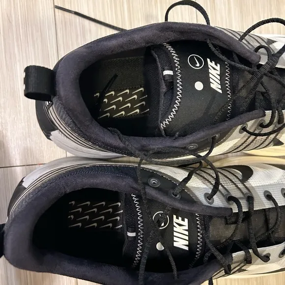 Like New Men’s Nike Lunar Roam Tennis Shoes