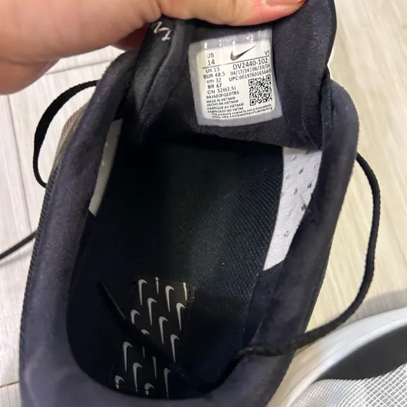 Like New Men’s Nike Lunar Roam Tennis Shoes