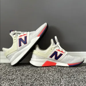 LIMITED EDITION - 18/19 Liverpool New Balance 247 - Men’s Size 9.5 US