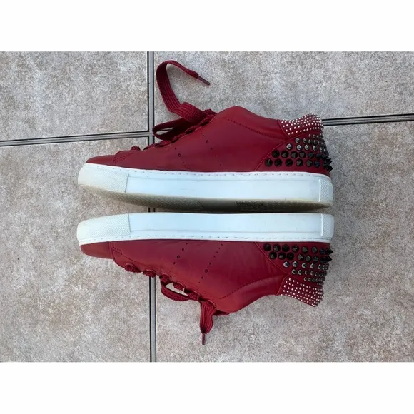 Lola Cruz Women’s Shoes