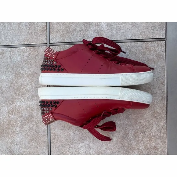 Lola Cruz Women’s Shoes