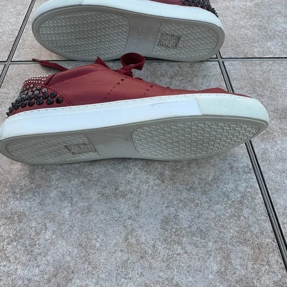 Lola Cruz Women’s Shoes