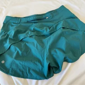 Lululemon High Rise Green Speed Yp shorts Sz 10 4&quot;