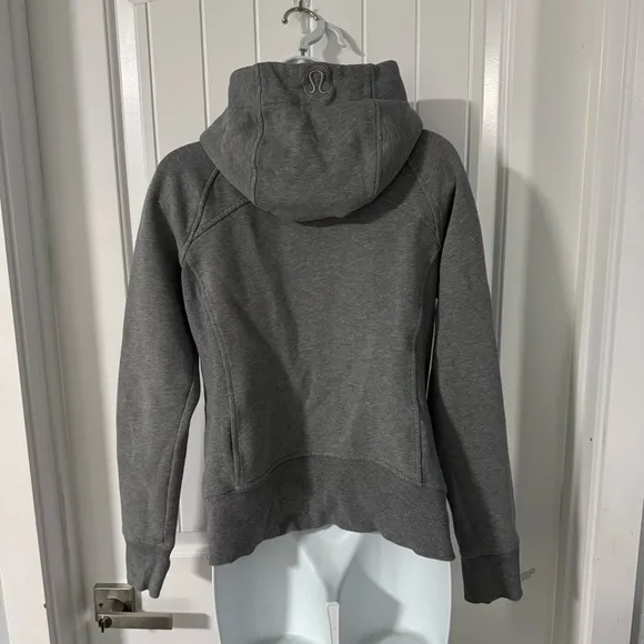 LULULEMON Women’s Scuba Full Zip Hoodie 8 pre and post workout sleeves tight fit