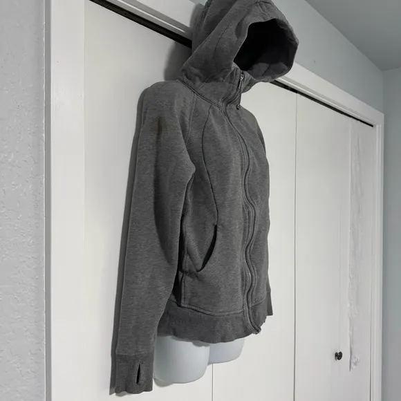 LULULEMON Women’s Scuba Full Zip Hoodie 8 pre and post workout sleeves tight fit
