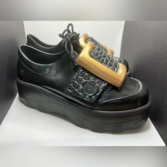 MELISSA   VIKTOR &amp; ROLF Buckle Up Kick Off Size 10