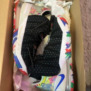 Men’s abstract lebron XVIII mens 9.5 | wmns 11
