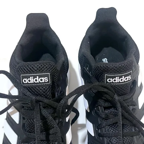 MENS ADIDAS FALCON ATHLETIC TRAINING RUNNING SHOE. BRAND NEW. SIZE 11