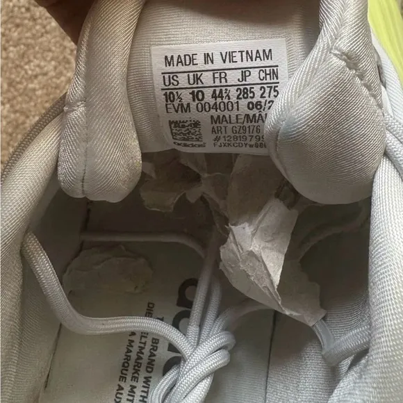 Men’s Adidas Ozelia Shoes Size 10.5