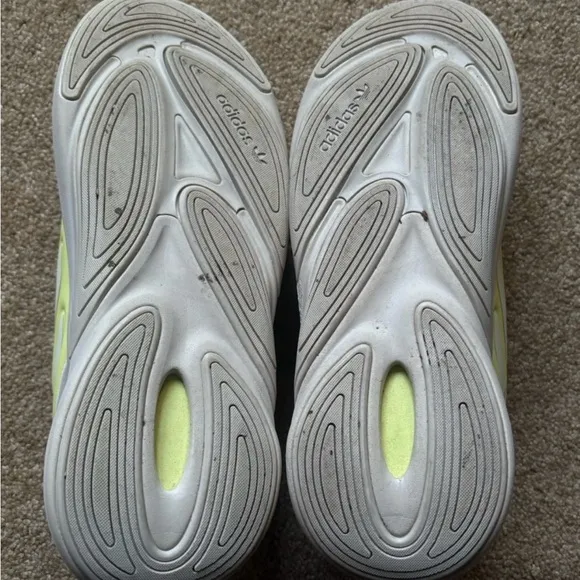 Men’s Adidas Ozelia Shoes Size 10.5