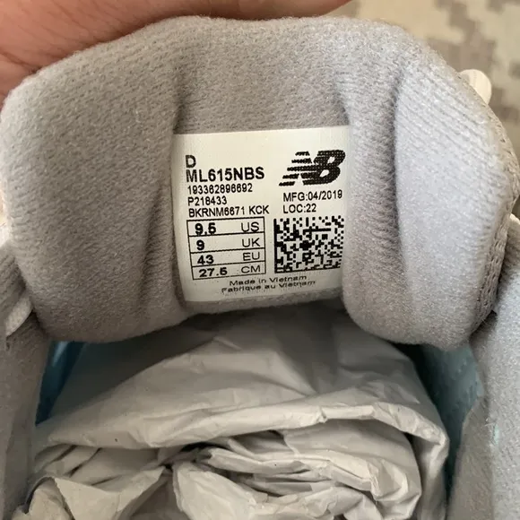 Men’s Barely Used New Balance 615 Grey Blue White size 9.5 shoes with box