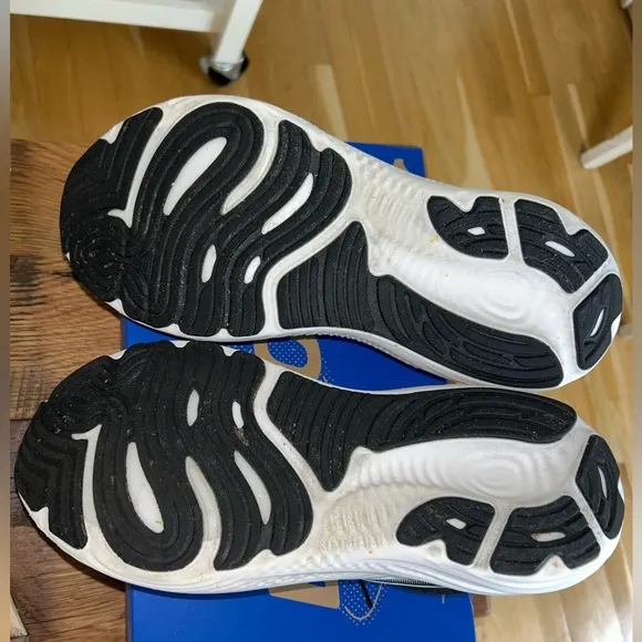 Men’s Brooks Black Glycerin GTS 22 Run &amp; Walk Shoes