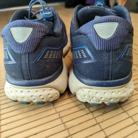 Men's Brooks Ghost 12 Running Shoes Sneakers Blue - Size 12. Speed Lock Laces. N