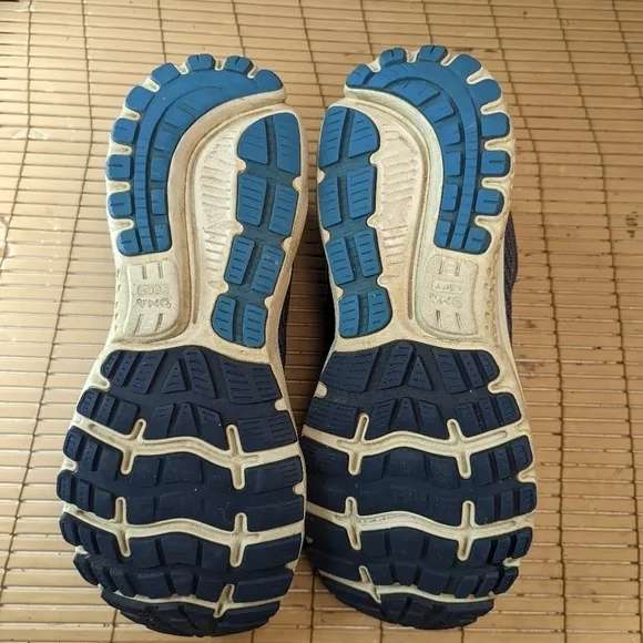 Men's Brooks Ghost 12 Running Shoes Sneakers Blue - Size 12. Speed Lock Laces. N