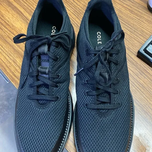 Men’s Cole Haan Black Trainers shoes Sz 9M.  NWOT