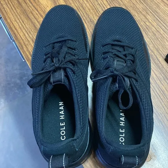 Men’s Cole Haan Black Trainers shoes Sz 9M.  NWOT