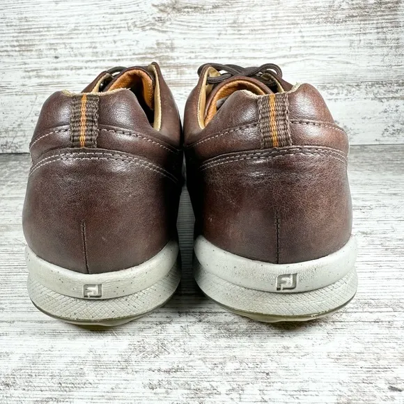 Men’s Footjoy FJ Versaluxe Spikeless Brown Leather Golf Shoes Sz 9M.