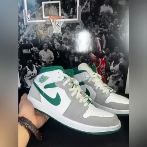 Men’s Jordan 1 Grey Pine shoes