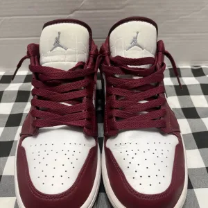 Men’s Jordan 1 Low White Bordeaux Size 11
