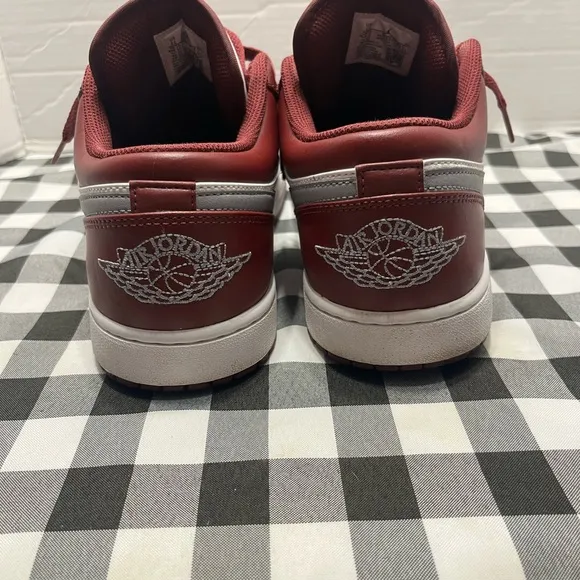 Men’s Jordan 1 Low White Bordeaux Size 11
