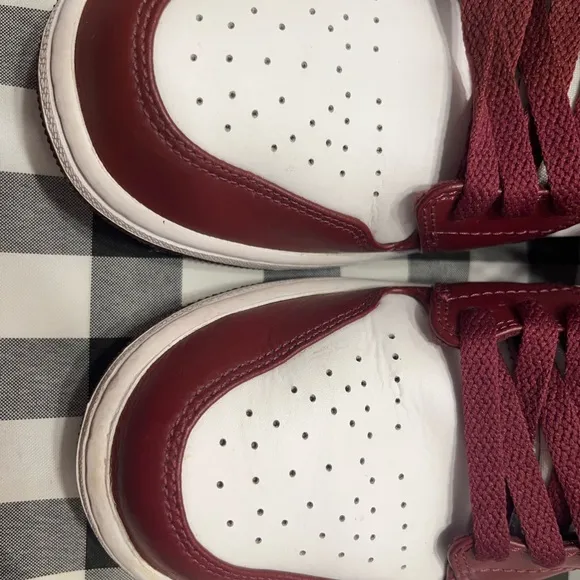 Men’s Jordan 1 Low White Bordeaux Size 11